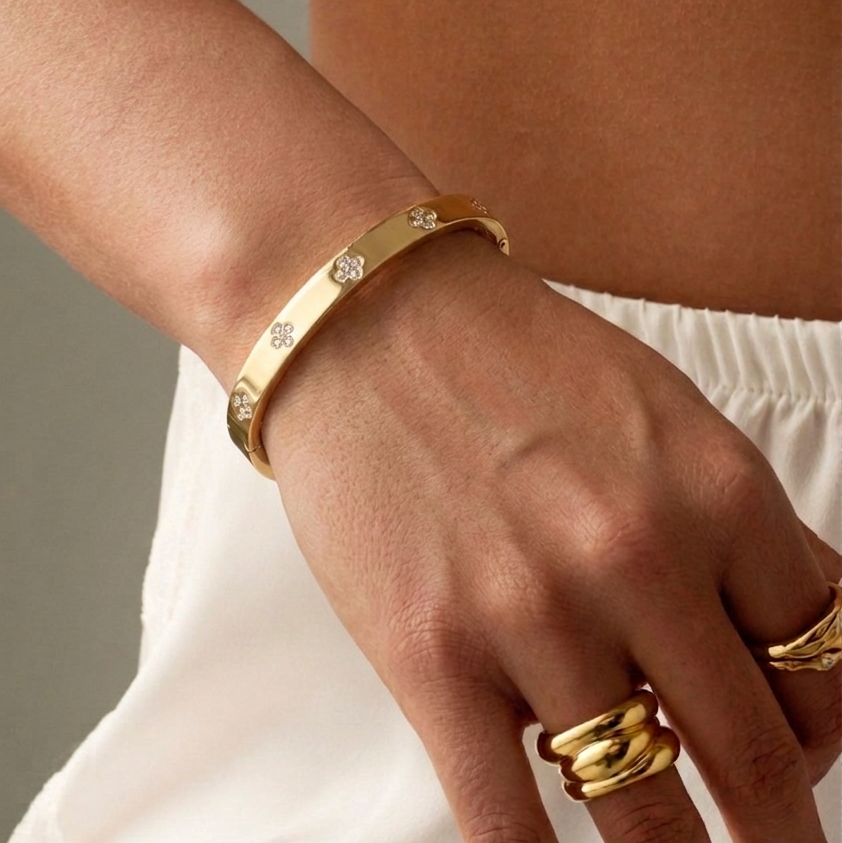 Cloé Cuff Bracelet Gold